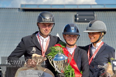 Absolut horses
2. kval. og finale Agria DRF Mesterskab U25 - S1 + S2 Springning Heste
Nøgleord: bennedikte rie truelsen;lap of honour;ceremoni