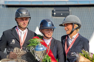 Absolut horses
2. kval. og finale Agria DRF Mesterskab U25 - S1 + S2 Springning Heste
Nøgleord: bennedikte rie truelsen;lap of honour;ceremoni