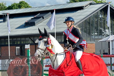Absolut horses
2. kval. og finale Agria DRF Mesterskab U25 - S1 + S2 Springning Heste
Nøgleord: bennedikte rie truelsen;lap of honour;ceremoni