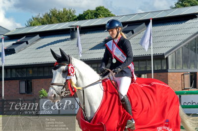 Absolut horses
2. kval. og finale Agria DRF Mesterskab U25 - S1 + S2 Springning Heste
Nøgleord: bennedikte rie truelsen;lap of honour;ceremoni