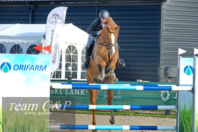Absolut horses
Mb 130cvm
Nøgleord: torben frandsen;elmegårdens dakota