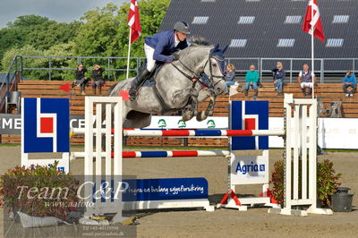 Absolut horses
Mb 130cvm
Nøgleord: jeff paw nielsen;erica