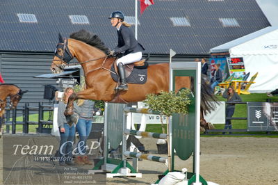 Absolut horses
Mb 130cvm
Nøgleord: natasha tang kaspersen;bøgegårdens graf-top