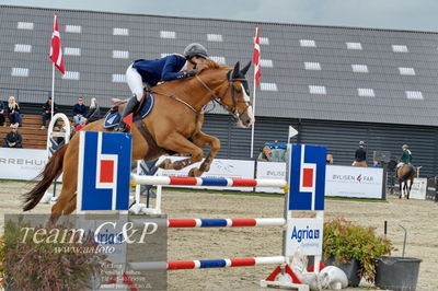 Absolut horses
Mb 130cvm
Nøgleord: rikke andersen;faerdel