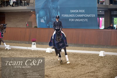 Blue Hors
7 års finale dressur
Nøgleord: elverhøjs raccolto;marianne helgstrand;lap of honour