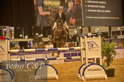 Jydske bank box
CSI2 Medium Tour (238.2.1) 1.40m
Nøgleord: mathea omberg christiansen;luidam de la cruise