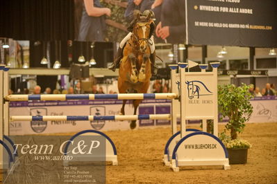 Jydske bank box
CSI2 Medium Tour (238.2.1) 1.40m
Nøgleord: lærke isabel godsk;cabrio