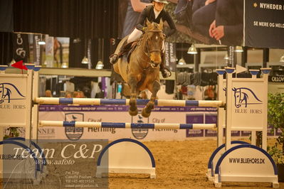 Jydske bank box
CSI2 Medium Tour (238.2.1) 1.40m
Nøgleord: stine cassoe;cannon chris