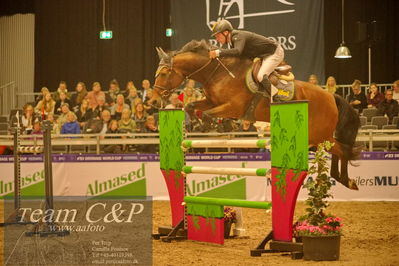 Jydske bank box
CSI2 Medium Tour (238.2.1) 1.40m
Nøgleord: philip schulze tophoff;toxic boy
