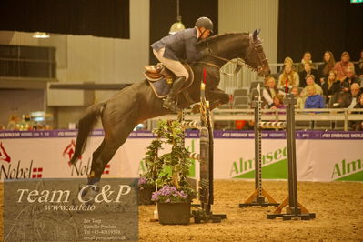 Jydske bank box
CSI2 Medium Tour (238.2.1) 1.40m
Nøgleord: thomas brandt;castilly