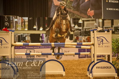 Jydske bank box
CSI2 Medium Tour (238.2.1) 1.40m
Nøgleord: camilla fliedner ernst;horns rubin