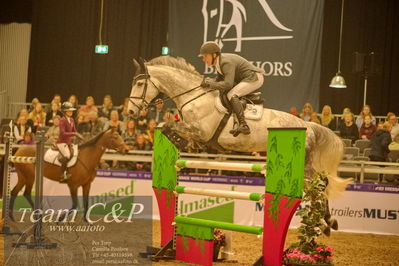 Jydske bank box
CSI2 Medium Tour (238.2.1) 1.40m
Nøgleord: søren møller rohde;grace ask