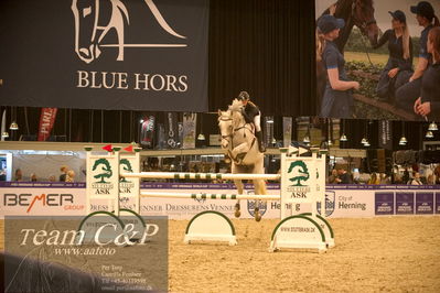 Jydske bank box
Frandsbjerg CSI2 Medium Tour (274.1.5.3) 1.40m
Nøgleord: ellinor liwing;bella