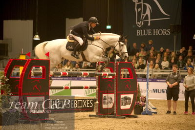 Jydske bank box
Frandsbjerg CSI2 Medium Tour (274.1.5.3) 1.40m
Nøgleord: rolf gören bengtsson;catch