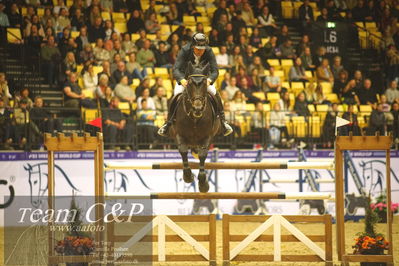 Jydske bank box
CSI2 Stutteri Ask Grand Prix LR (273.4.3b-GP) 1.45m
Nøgleord: thomas sandgaard;argiano
