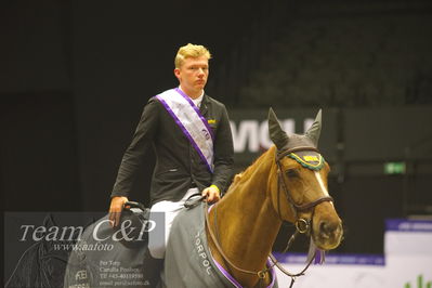 Jydske bank box
CSI2 Stutteri Ask Grand Prix LR (273.4.3b-GP) 1.45m
Nøgleord: lap of honour;philipp schulze topphoff;carla 229