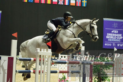 Nøgleord: newcomer 13;rie rose lindegren roed