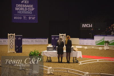 Jydske bank box
FEI Dressage World Cup Freestyle presented by ECCO (GP FS)
Nøgleord: cathrine dufour;atterupgaards cassidy;lap of honour