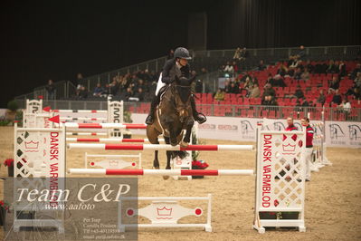 Jydske bank box
2022-03-10 csi3 medium tour 140cm
Nøgleord: alexa stais;lucato mad jo