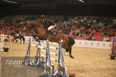 Jydske bank box
2022-03-10 csi3 medium tour 140cm
Nøgleord: felix hassmann;zinedream