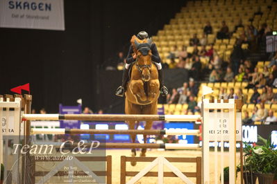 Jydske bank box
Stutteri Ask csi3big tour 150cm
Nøgleord: mathias noerheden johanssen;accolade