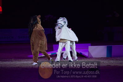 Dansk varmblod hingstekåring.
galashow
