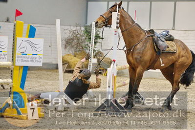 Fredericia Rideklub
Sprngstævne for hest
Nøgleord: freja bech jensen;vikjaersvangs mystery;styrt