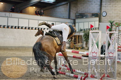 Fredericia Rideklub
Sprngstævne for hest
Nøgleord: freja bech jensen;vikjaersvangs mystery;styrt