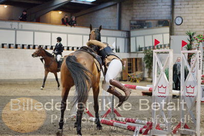 Fredericia Rideklub
Sprngstævne for hest
Nøgleord: freja bech jensen;vikjaersvangs mystery;styrt