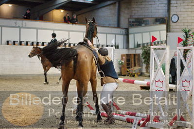 Fredericia Rideklub
Sprngstævne for hest
Nøgleord: freja bech jensen;vikjaersvangs mystery;styrt