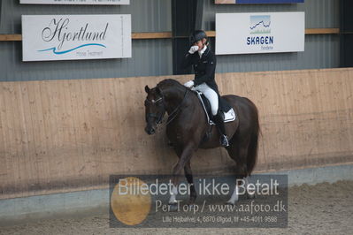 B-stævne dressur
Grandprix
Nøgleord: lotte skjaerbaek;skovens rafael