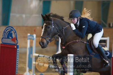 D-stævne spring pony og hest
lb2 pony
Nøgleord: sofie pørksen conradsen;saorsie