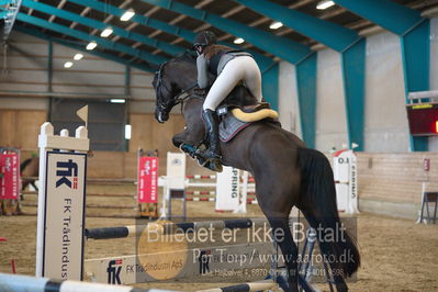 D-stævne spring pony og hest
lc1
Nøgleord: camilla mortensen;sandro girl