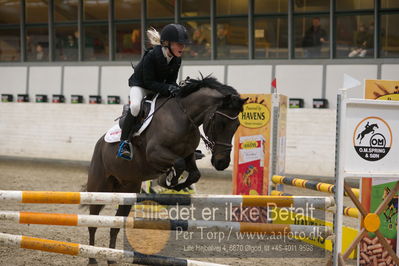 B - Stævne spring
Ponylandsstæne
Nøgleord: emma josefine camitz;casami