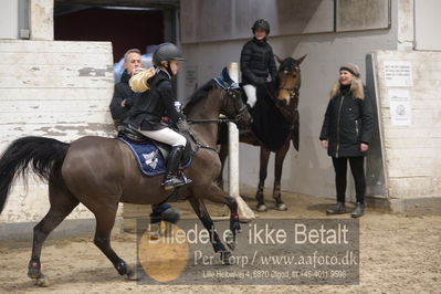 B - Stævne spring
Ponylandsstæne
Nøgleord: Malou therese mulbjerg larsen;fairfield jacksie;lap of honour