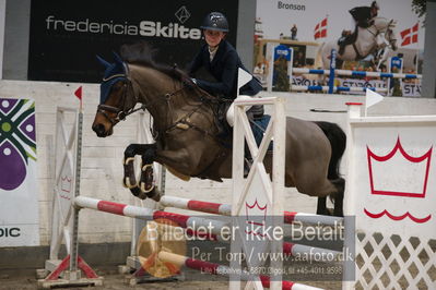 B - Stævne spring
Ponylandsstæne
Nøgleord: karoline sloth kjær;salsa sugarlumb