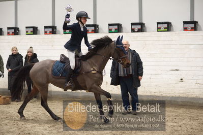 B - Stævne spring
Ponylandsstæne
Nøgleord: karoline sloth kjær;salsa sugarlumb;lap of honour