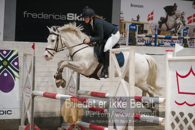 B - Stævne spring
Ponylandsstæne
Nøgleord: fie gajhede olensen;prince of all champions
