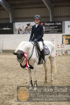 B - Stævne spring
Ponylandsstæne
Nøgleord: karoline sloth kjær;mr grey;lap of honour