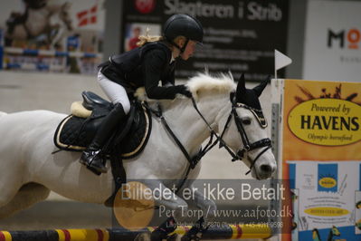 B - Stævne spring
Ponylandsstæne
Nøgleord: mathilda hansson;bella