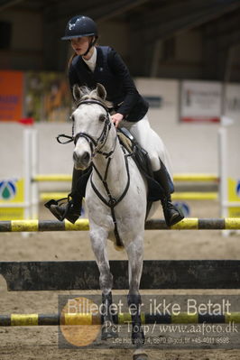 B - Stævne spring
Ponylandsstæne
Nøgleord: lolivia høyer pedersen;harefield diego