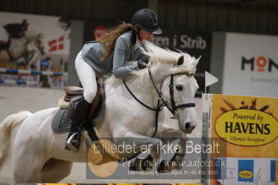 B - Stævne spring
Ponylandsstæne
Nøgleord: clara savas olsen;ardara lady