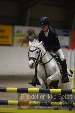B - Stævne spring
Ponylandsstæne
Nøgleord: olivia hundborg dresler;lakefield stormy