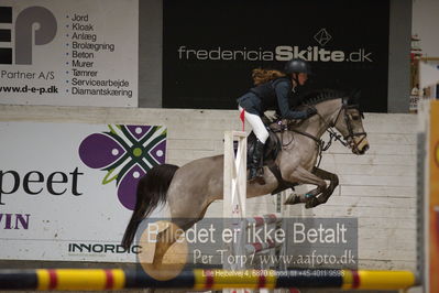 B - Stævne spring
Ponylandsstæne
Nøgleord: jessica holm svensson;golden star