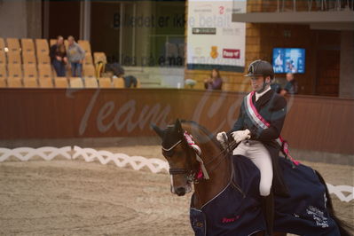 Dansk Rideforbunds Championats finaler 2019 dressur
Dansk Rideforbunds Championats finaler 2018
7 års
Nøgleord: hesselhøj donkey boy;jan møller christensen;lap of honour