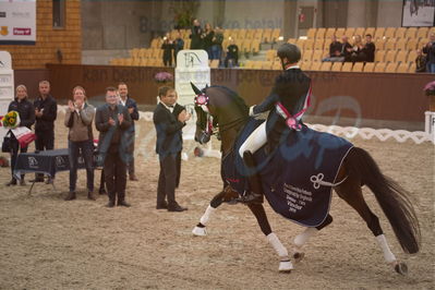 Dansk Rideforbunds Championats finaler 2019 dressur
Dansk Rideforbunds Championats finaler 2018
7 års
Nøgleord: hesselhøj donkey boy;jan møller christensen;lap of honour