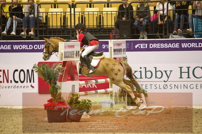 Showjumping
Nord-vest cup åpny 3-2-1
Nøgleord: spirit;laura sofie hilstrøm