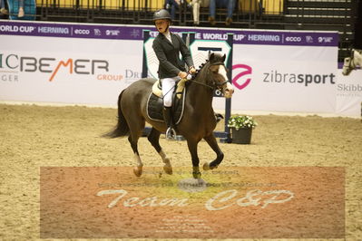 Showjumping
Nord-vest cup åpny 3-2-1
Nøgleord: simone hylkjær hosbond;gribsvads raps