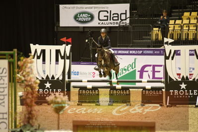 Showjumping
Nord-vest cup ny 3-2-1
Nøgleord: mathilde bligaard;kroggaardens royal pontiac