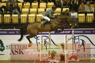 Worldcup Herning 2019
Csi3 grandprix 150cm
Nøgleord: lars noergaard pedersen;grafitti p